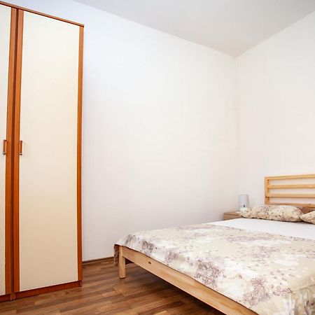 Ap Punta Next To Sandy Beach, Apartment With Garden Omiš Eksteriør billede