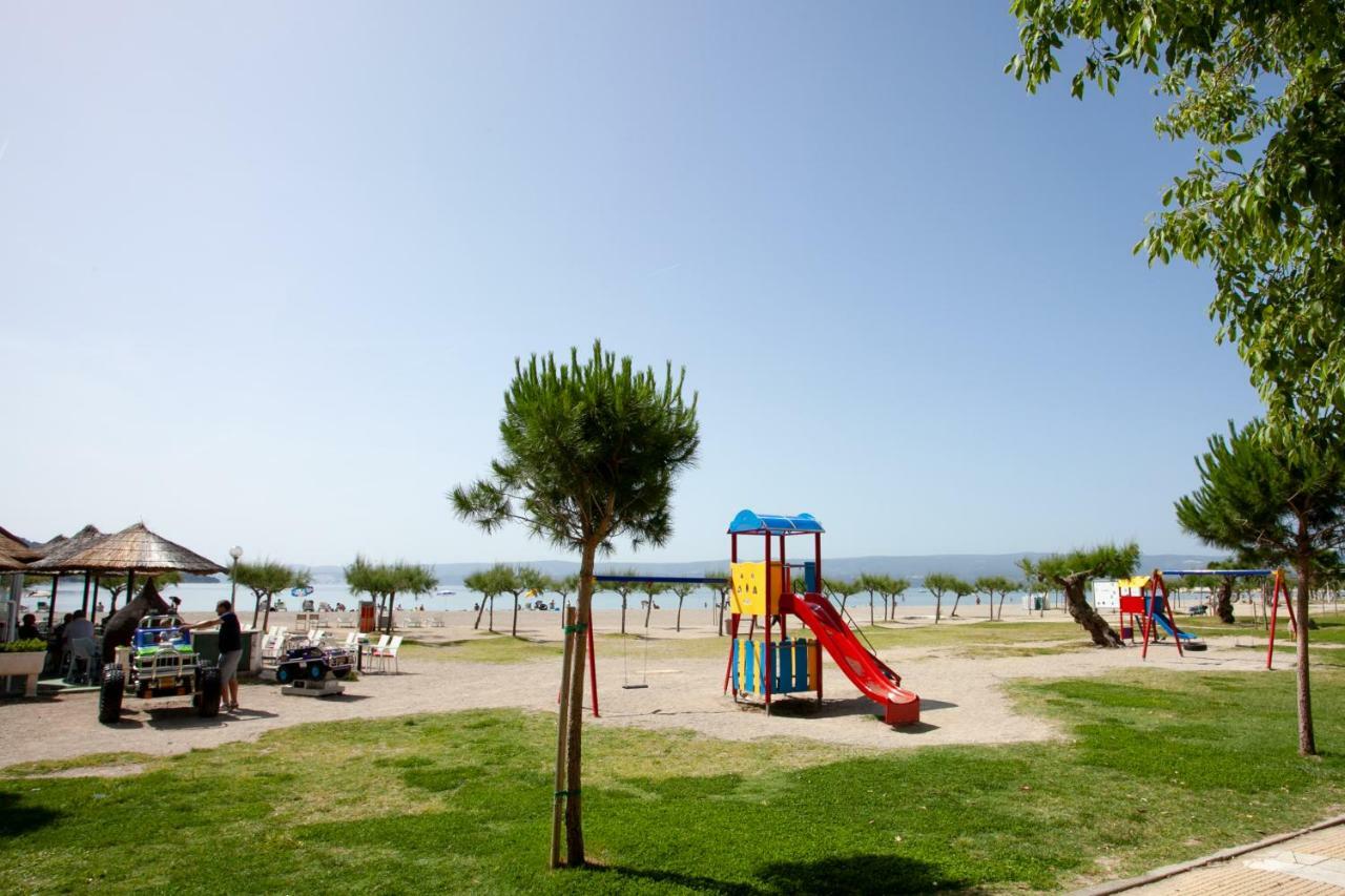 Ap Punta Next To Sandy Beach, Apartment With Garden Omiš Eksteriør billede