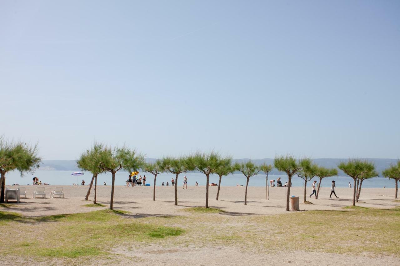 Ap Punta Next To Sandy Beach, Apartment With Garden Omiš Eksteriør billede